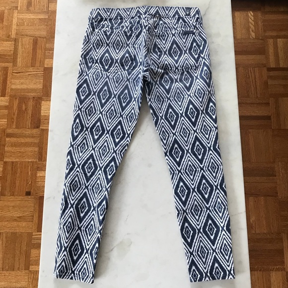 7 For All Mankind Blue White Print Cropped Skinny - Picture 3 of 8